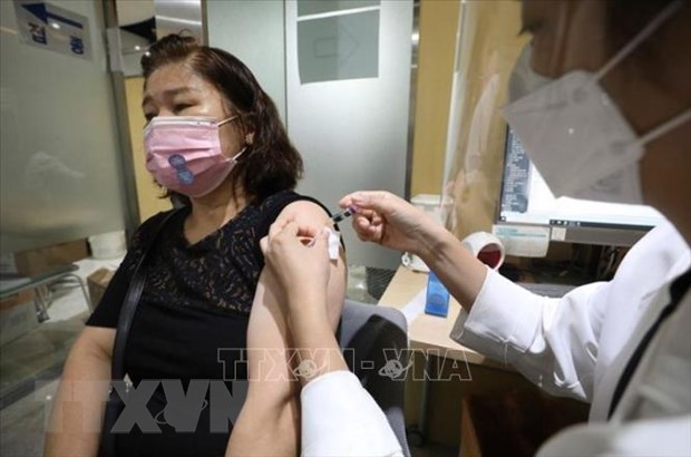 Lào: Đã tiêm vaccine ngừa COVID-19 cho 85% đối tượng đợt 1