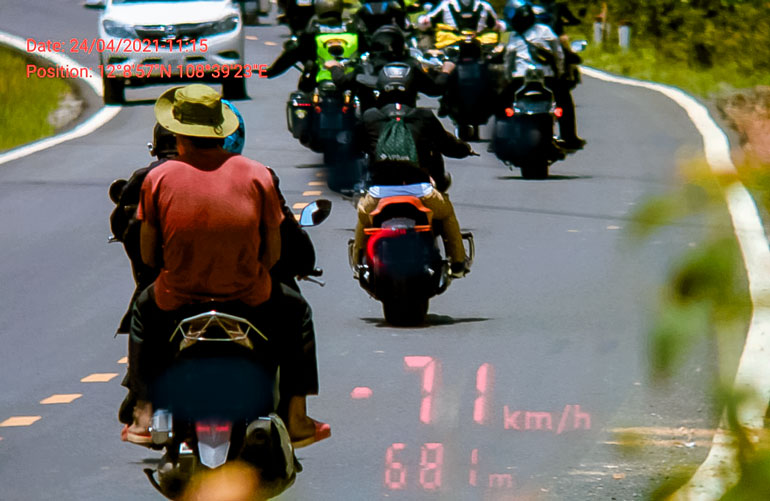 Xử phạt nhiều xe mô tô vi phạm tốc độ trên quốc lộ 27C