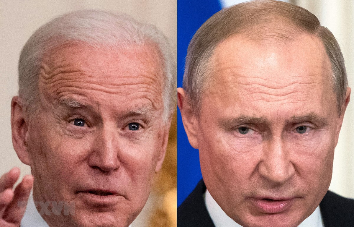 Tổng thống Mỹ Joe Biden (trái) và Tổng thống Nga Vladimir Putin