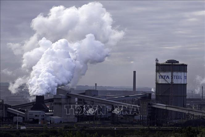 Khí thải phát ra từ một nhà máy ở Scunthorpe, Anh