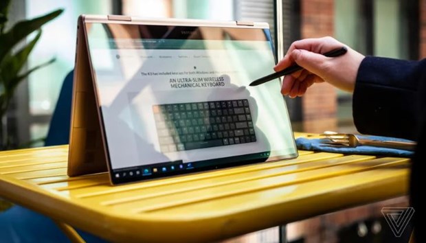 Samsung lần đầu ra mẫu laptop mới mỏng và nhẹ ở quy mô toàn cầu