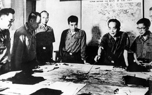 Ban Quân ủy Trung ương theo dõi diễn biến của chiến dịch Hồ Chí Minh giải phóng Sài Gòn, Hà Nội, tháng 4-1975
