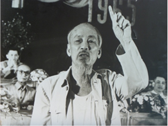 Chủ tịch Hồ Chí Minh tại cuộc mít tinh chào mừng Ngày Quốc tế Lao động 1/5/1965