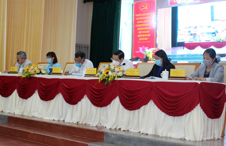 Các ứng cử viên đại biểu Quốc hội đơn vị bầu cử số 1 tiếp xúc cử tri huyện Lạc Dương