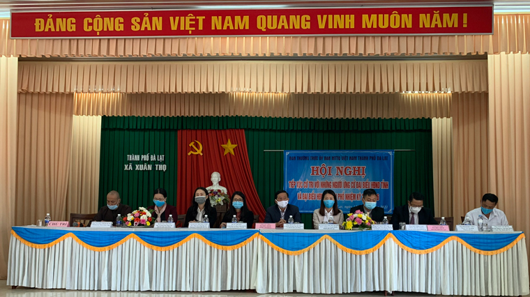 Các ứng cử viên đại biểu HĐND đơn vị bầu cử số 3 tiếp xúc cử tri tại Đà Lạt