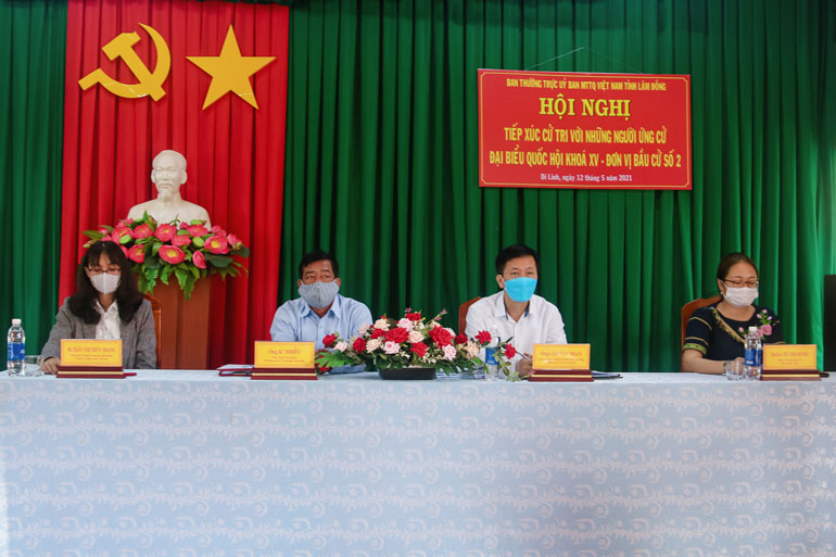 Các ứng cử viên đại biểu Quốc hội tiếp xúc cử tri huyện Di Linh
