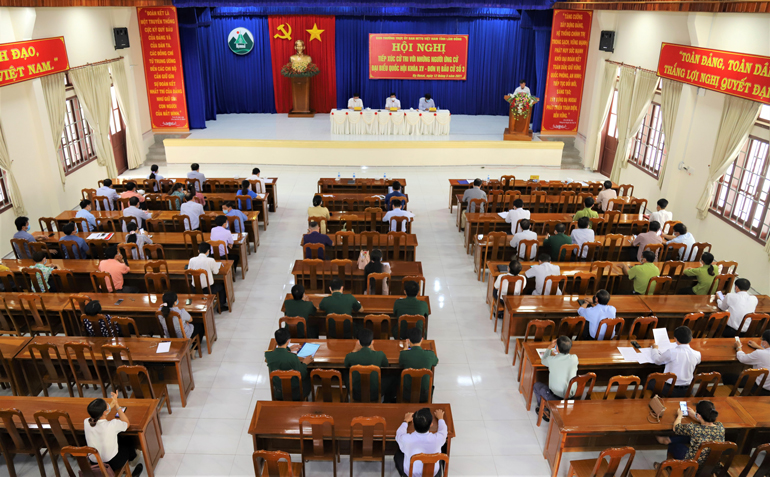 Hội nghị tiếp xúc của các ứng cử viên đại biểu Quốc hội đơn vị bầu cử số 3 tiếp xúc với cử tri huyện Đạ Huoai tại thị trấn Mađaguôi