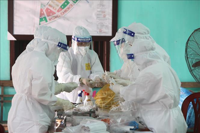 Tăng cường lấy mẫu xét nghiệm sàng lọc ca mắc COVID-19 ở Bắc Giang