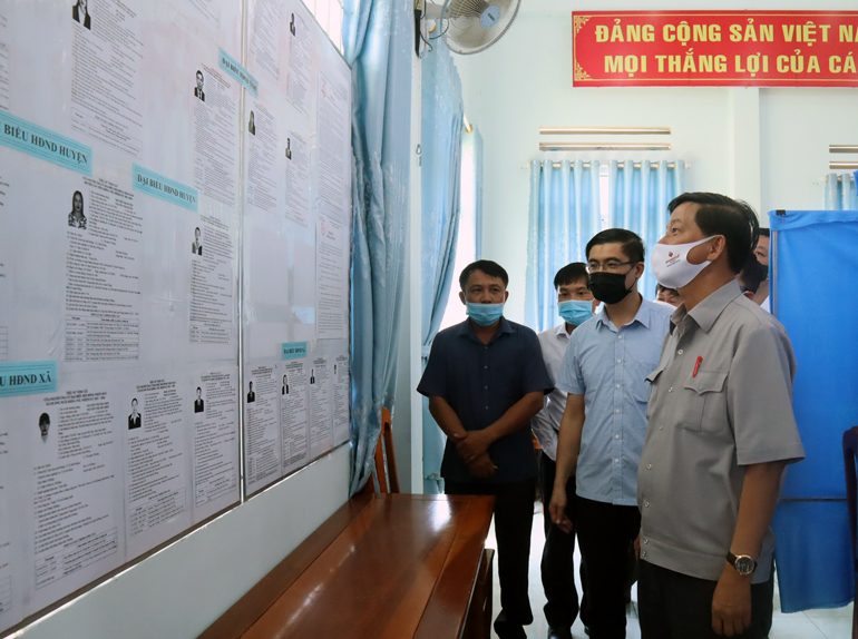 Bí thư Tỉnh ủy kiểm tra công tác chuẩn bị bầu cử tại Cát Tiên