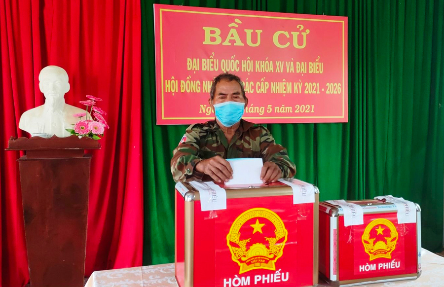 Đến 16 giờ 15 ngày 23/5, 100% cử tri huyện Cát Tiên đi bỏ phiếu bầu cử đại biểu Quốc hội khóa XV và đại biểu HĐND các cấp nhiệm kỳ 2021 – 2026 