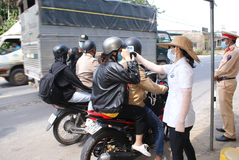 Chốt kiểm dịch trên Quốc lộ 20 thuộc địa bàn huyện Đạ Huoai