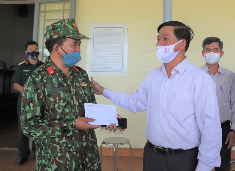 Bí thư Tỉnh ủy Lâm Đồng Trần Đức Quận kiểm tra công tác phòng chống dịch