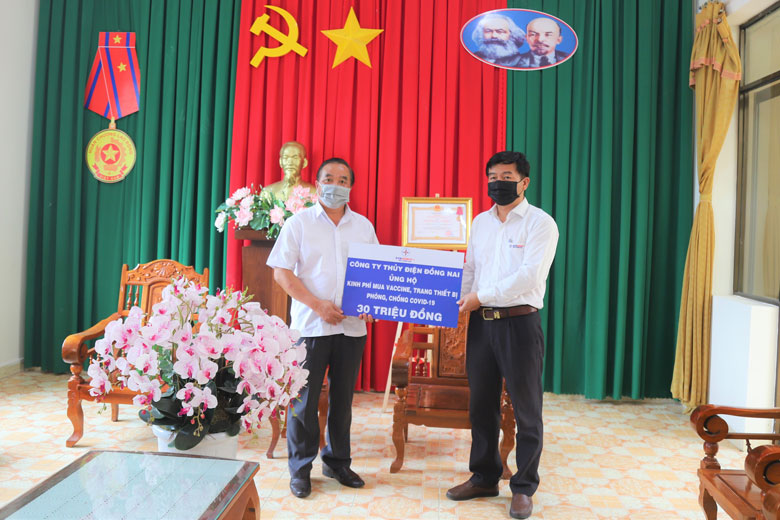 Công ty Thủy điện Đồng Nai là đơn vị đầu tiên tại TP Bảo Lộc đóng góp cho Quỹ phòng chống dịch Covid-19 tại địa phương số tiền 30 triệu đồng