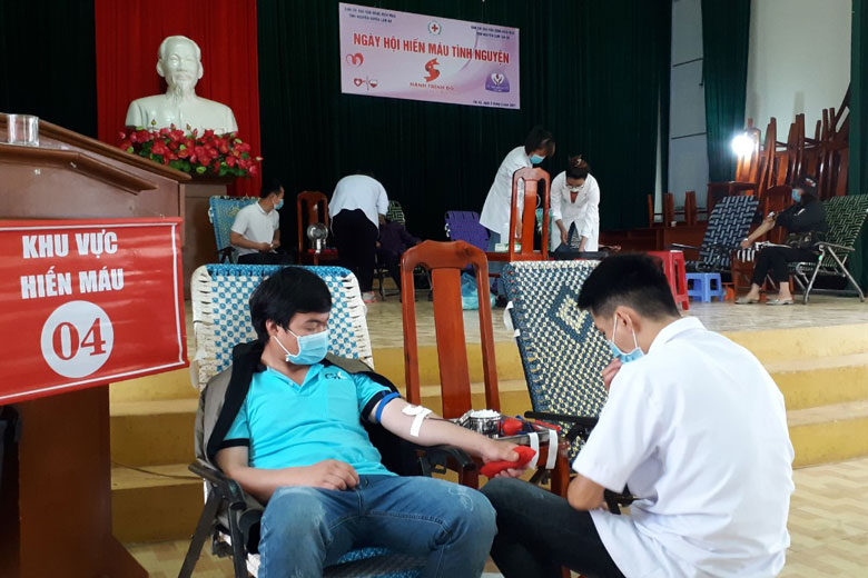Chương trình HMTN tại Lâm Hà cung cấp máu cho Viện Huyết học và Truyền máu Trung ương