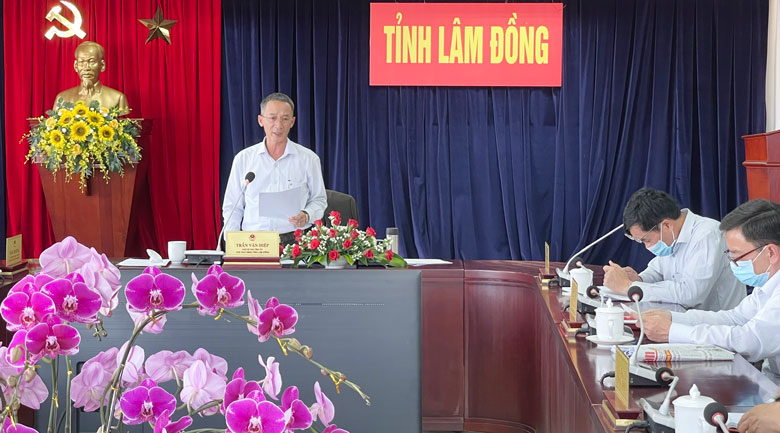Chủ tịch UBND tỉnh Lâm Đồng Trần Văn Hiệp phát biểu chỉ đạo về công tác phòng chống dịch bệnh Covid-19 tại hội nghị trực tuyến chiều 21/6