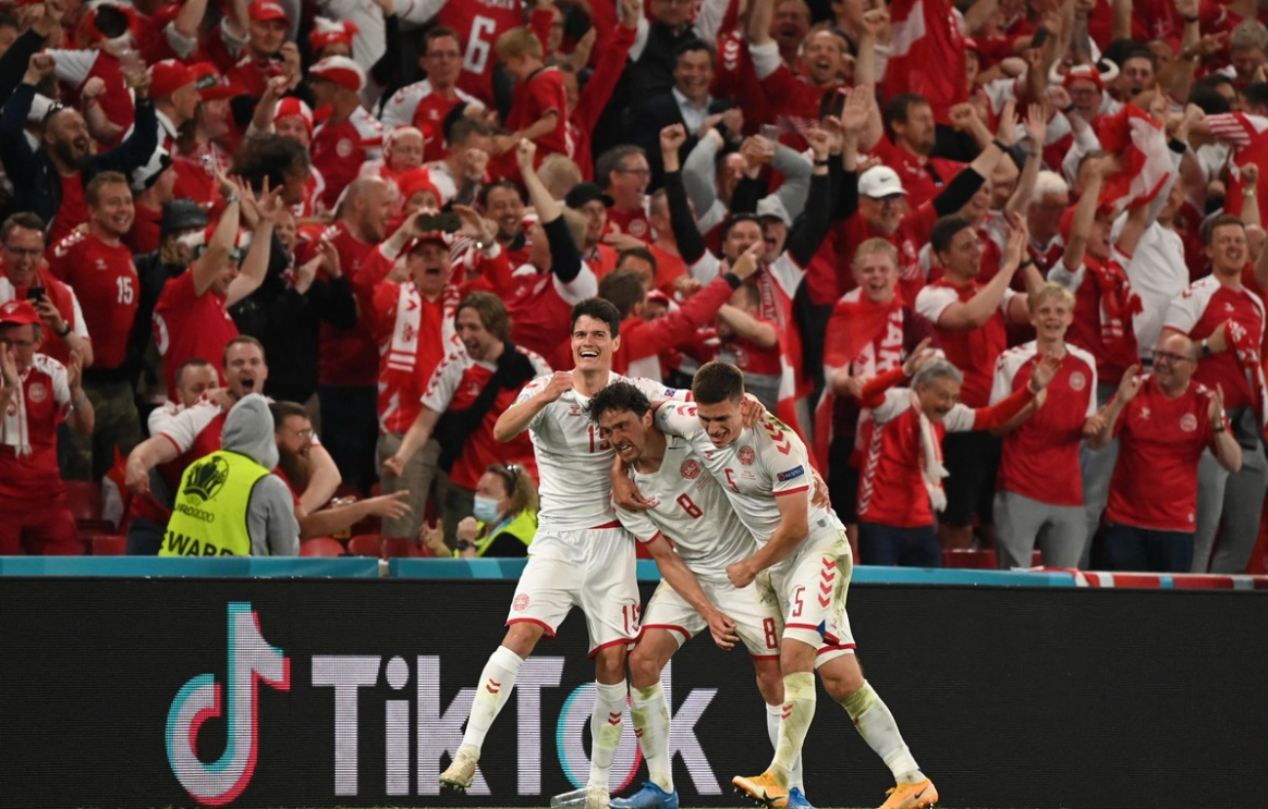 Đan Mạch giành vé vào vòng 1/8 một cách kỳ diệu. Ảnh: Eurosport