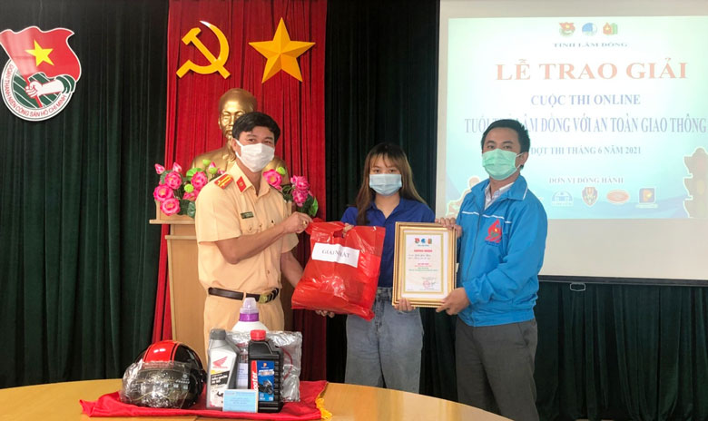 Trao giải Cuộc thi Tuổi trẻ Lâm Đồng với an toàn giao thông đợt 1