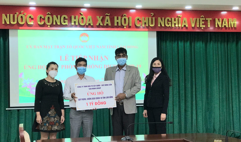 Văn Minh Group ủng hộ 1 tỷ đồng cho Quỹ Phòng chống Covid-19 tỉnh Lâm Đồng