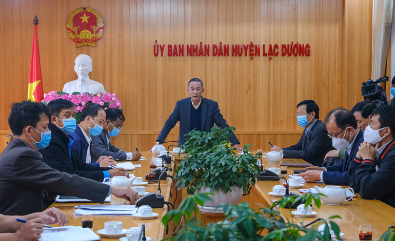  Đồng chí Trần Văn Hiệp – Chủ tịch UBND tỉnh Lâm Đồng cùng đoàn công tác của tỉnh làm việc với lãnh đạo huyện Lạc Dương về công tác phòng chống dịch tại địa phương