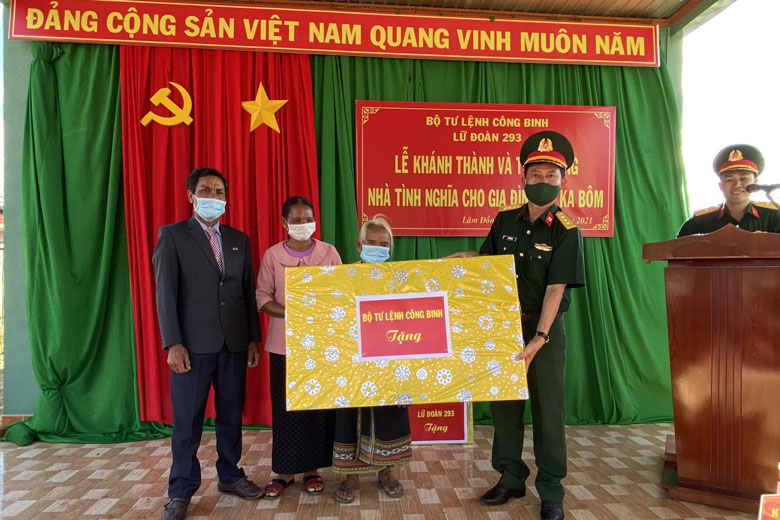 Bảo Lâm: Bộ Tư lệnh Công binh tặng nhà tình nghĩa cho gia đình chính sách