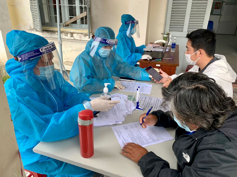 CDC Lâm Đồng tổ chức tiêm vắc xin phòng Covid-19 trong sáng nay
