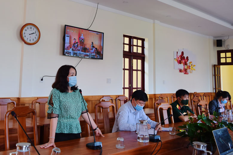 Đồng  chí Phạm Thị Thanh Thúy - Phó Chủ tịch UBND huyện Đức Trọng, phát biểu tại buổi tập huấn 