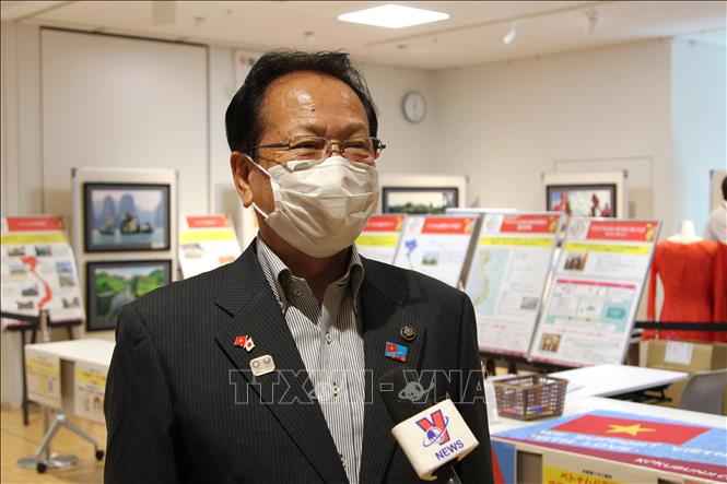 Ông Kunio Izawa, Thị trưởng Kokubunji, trả lời phỏng vấn TTXVN. Ảnh: Đào Thanh Tùng-Phóng viên TTXVN tại Tokyo
