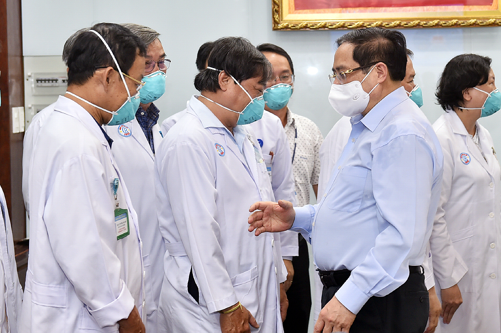 Thủ tướng Phạm Minh Chính động viên các thầy thuốc Bệnh viện Chợ Rẫy