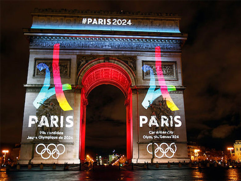 Khải hoàn môn tại Paris rực rỡ ánh đèn chào đón Olympic Paris 2024. Ảnh: Internet