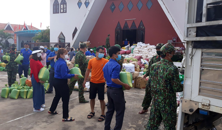 Đam Rông ủng hộ 25 tấn nhu yếu phẩm về Quận Bình Tân, TP.Hồ Chí Minh