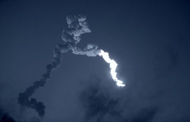 Tên lửa mang vệ tinh quan sát Trái Đất của Ấn Độ rơi xuống biển