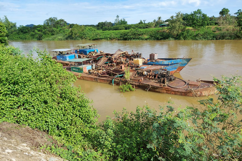 Xử phạt chủ tàu hút cát không phép trên sông Đồng Nai