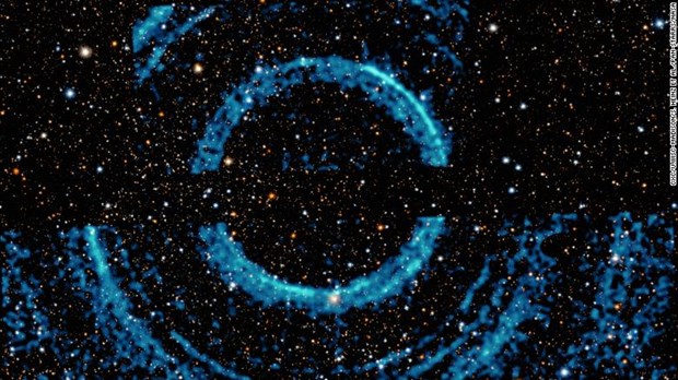 NASA phát hiện vòng sáng kỳ lạ xung quanh hố đen trong vũ trụ