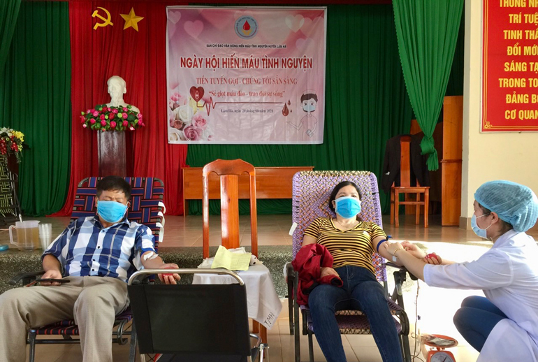 Người dân 3 xã Hoài Đức, Tân Thanh và Phúc Thọ (Lâm Hà) tham gia Ngày hội Hiến máu tình nguyện