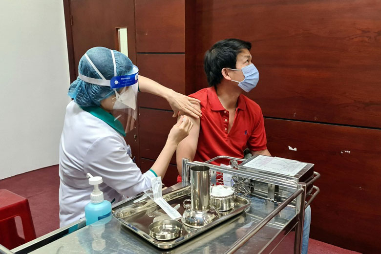Sở Y tế Lâm Đồng hướng dẫn đăng ký tiêm vắc xin phòng Covid-19 cho toàn dân