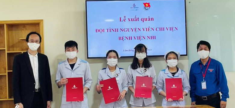 Trường Đại học Yersin Đà Lạt tổ chức lễ xuất quân Đội tình nguyện viên chi viện Bệnh viện Nhi Lâm Đồng trong công tác phòng chống dịch Covid-19