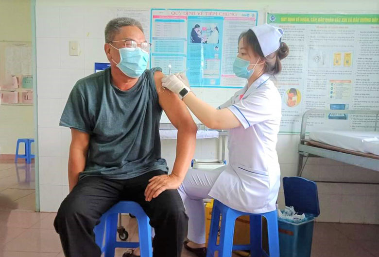 Bảo Lộc có 992 người thuộc các đối tượng ưu tiên được tiêm vắc xin phòng Covid-19 mũi 2 đợt 5