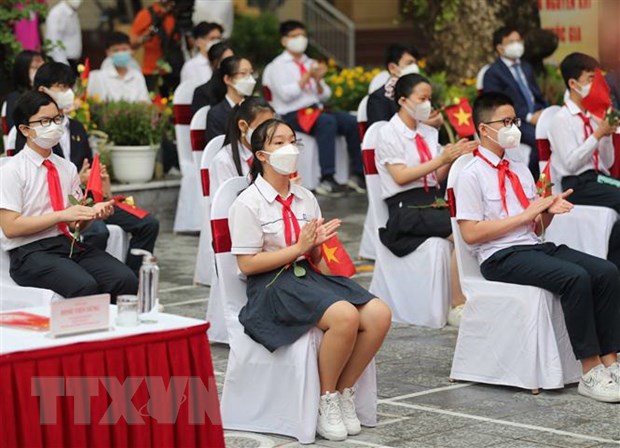 Học sinh đại diện các trường của Thủ đô tham dự lễ khai giảng tại trường THCS Trưng Vương