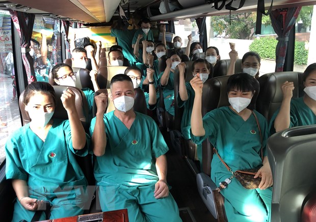 Lực lượng y, bác sĩ của Bệnh viện Phong-Da liễu Trung ương Quy Hòa quyết tâm trước khi lên đường vào Thành phố Hồ Chí Minh