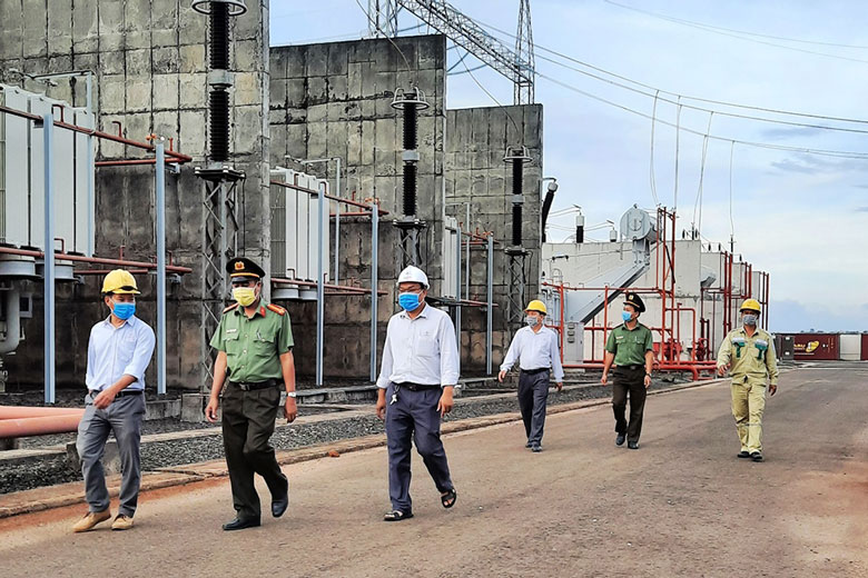 Phòng PA04, Công an tỉnh phối hợp cùng Truyền tải điện Lâm Đồng kiểm tra công tác bảo vệ tại TBA 500kV Di Linh