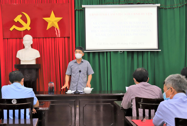 Đồng chí Đặng Trí Dũng – Phó Chủ tịch UBND tỉnh phát biểu chỉ đạo tại buổi làm việc