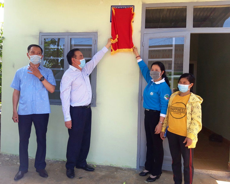 Công ty Điện lực Lâm Đồng hỗ trợ xây 15 mái ấm tình thương