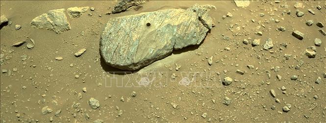 Tàu thám hiểm Perseverance thu thập được mẫu đất đá trên Sao Hỏa để đưa trở lại Trái Đất phục vụ công tác nghiên cứu ngày 1/9/2021. Ảnh do NASA cung cấp