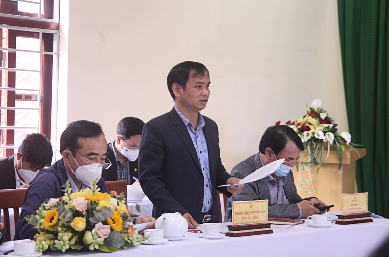 Đồng chí Đa Cát Vinh – Chủ tịch Hội Nông dân tỉnh Lâm Đồng trình bày báo cáo công tác Hội và phong trào nông dân 8 tháng đầu năm