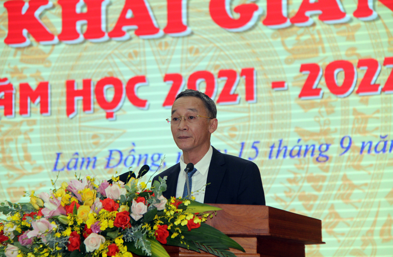 Chủ tịch UBND tỉnh Lâm Đồng Trần Văn Hiệp ghi nhận, biểu dương và động viên cùng chỉ đạo thực hiện nhiệm vụ năm học