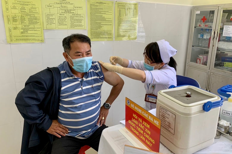 Sở Y tế Lâm Đồng phân bổ 35.760 liều vắc xin phòng Covid-19 đợt 12