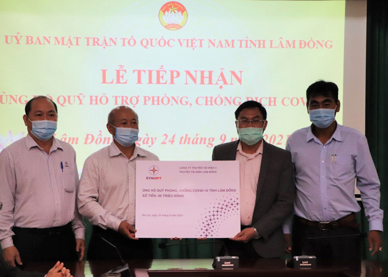 Công ty Truyền tải điện Lâm Đồng trao 60 triệu đồng ủng hộ Quỹ Phòng chống dịch Covid-19