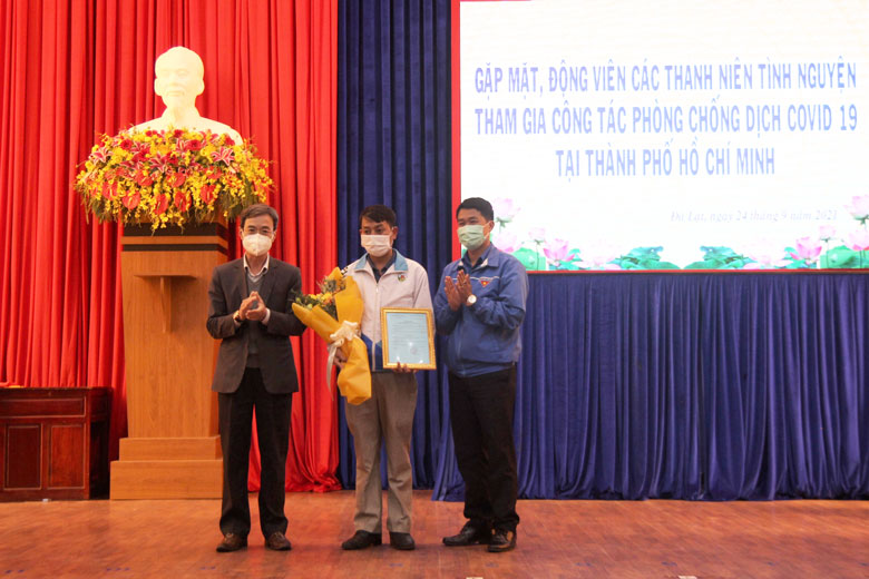Thành phố Đà Lạt gặp mặt động viên thanh niên tình nguyện tham gia phòng chống dịch Covid - 19 tại thành phố Hồ Chí Minh