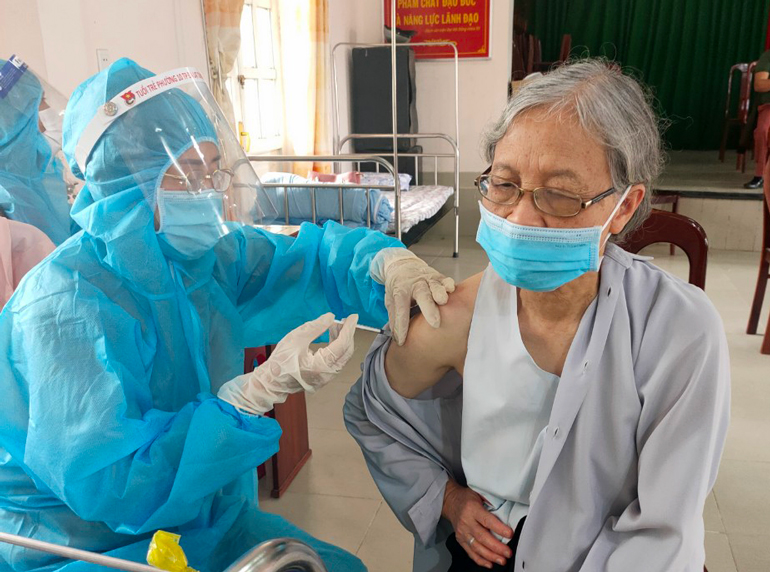 Đơn Dương tiến hành tiêm đợt 12 vắc xin phòng Covid-19
