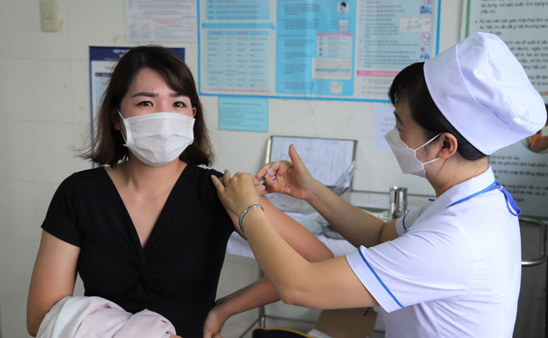 Huyện Bảo Lâm đã hoàn thành tiêm vắc xin phòng Covid-19 mũi 1 cho 2.103 cán bộ, giáo viên và người làm việc trong các cơ sở giáo dục trên địa bàn